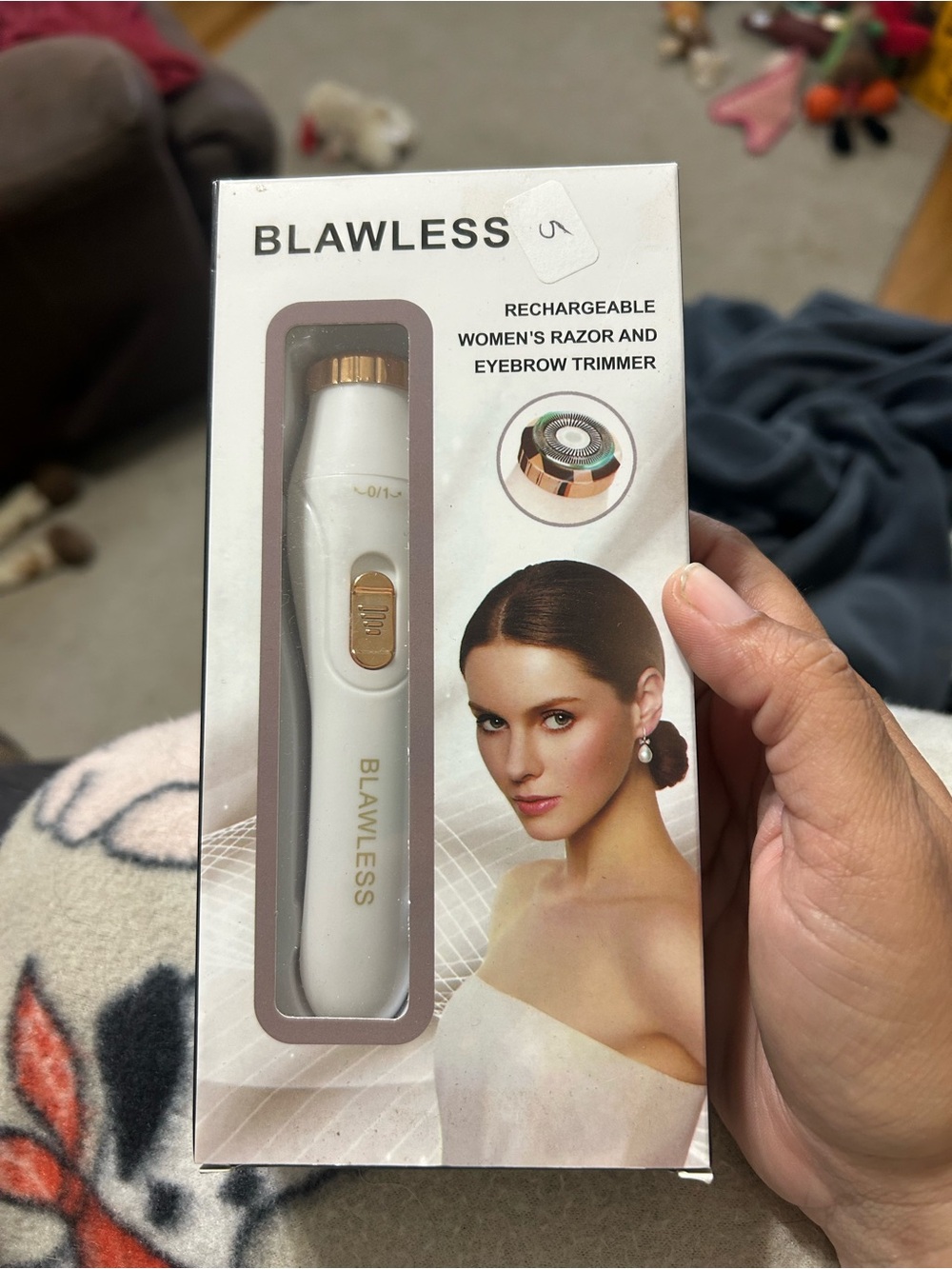 BLAWLESS Rechargeable Women's Razor & Eyebrow Trimmer - White with Rose Gold